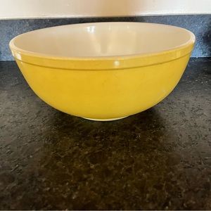 Early Pyrex Primary Yellow Large Mixing Bowl No Number READ FOR CONDITION